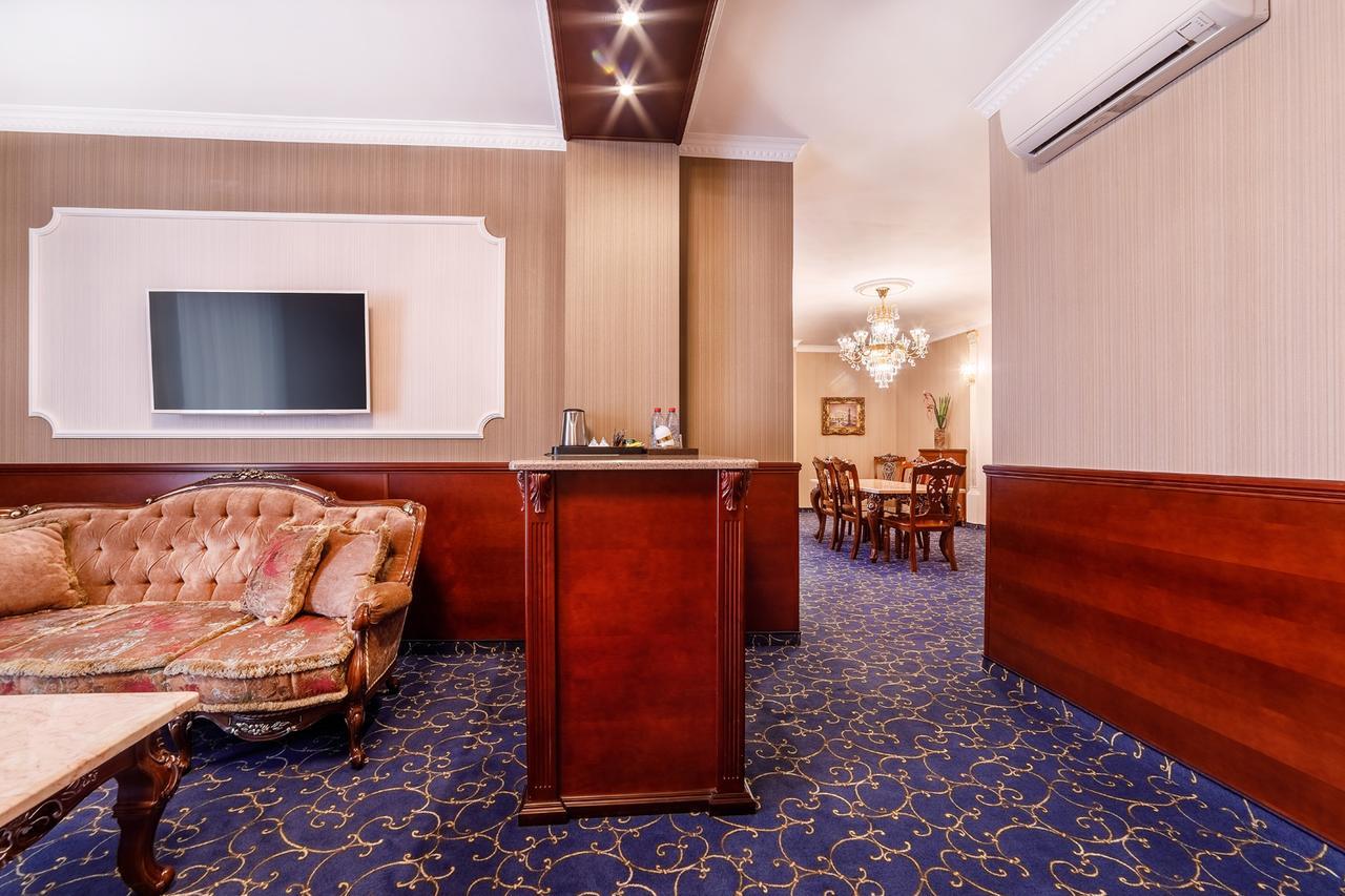 קורסק Hotel Dinastiya מראה חיצוני תמונה