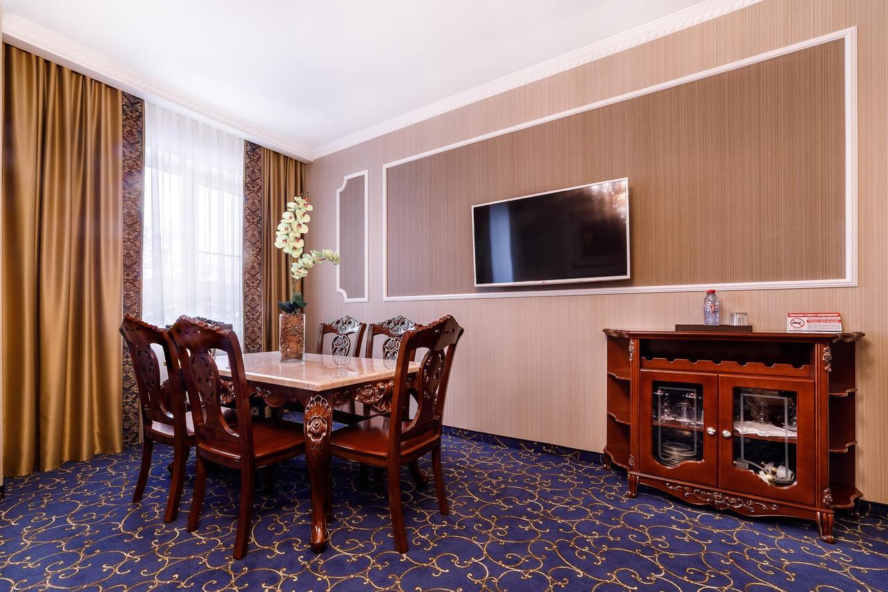 קורסק Hotel Dinastiya מראה חיצוני תמונה