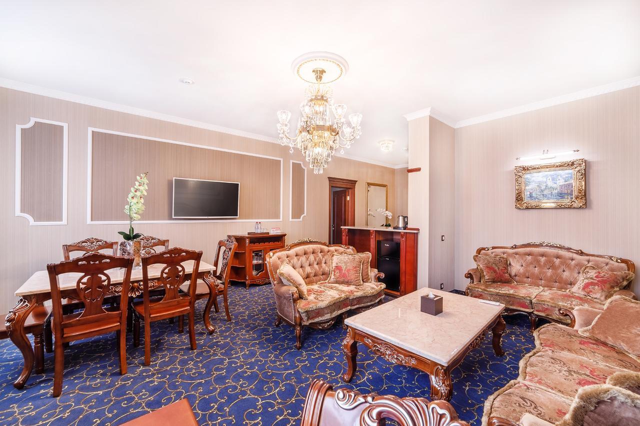 קורסק Hotel Dinastiya מראה חיצוני תמונה